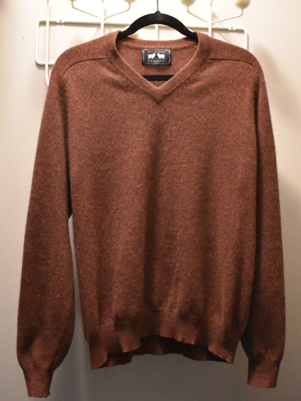 Woods & Gray 100% Cashmere V-Neck Sweater